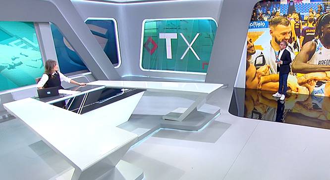 Momento do 'Telexornal Mediodía', presentado por Marta Darriba