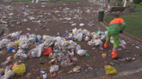 Un 'botellón' masivo en Bilbao deixa un axente ferido e moreas de lixo