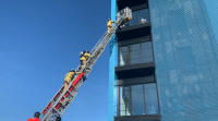 Os bombeiros visitan os nenos ingresados no Hospital Álvaro Cunqueiro de Vigo