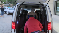 Os taxistas da Coruña levan os anciáns dunha residencia a ver as luces de Nadal da cidade