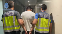 Catro detidos pola malleira a outro mozo á saída dun bar en Madrid