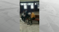 Menores insultan, agriden e rouban os viaxeiros da estación de autobuses de Carballo