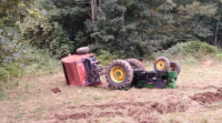 Morre un home de 77 anos ao envorcar o tractor co que traballaba en Pedrafita