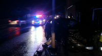Ferido un condutor en Cuntis ao bater o coche contra un farol