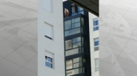Dramático rescate dun ancián desorientado na ventá dun piso 12 en Vigo