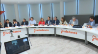 O líder de Ciudadanos en Castela e León defende a abstención na investidura
