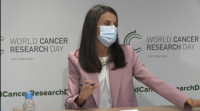 A raíña ve unha "necesidade imperiosa" compartir os avances na investigación contra o cancro