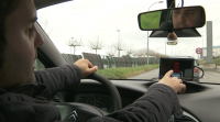 Un asistente de condución fabricado en Galicia advirte os condutores dos perigos na estrada