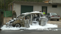 Arde totalmente un coche en Gondomar, sen que se produzan danos persoais
