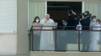 Reaparece o Papa desde o hospital, para pedir acceso á sanidade para todos