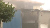 O incendio dun taller deixa unha familia da Estrada sen casa e sen negocio