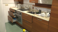 Xa está localizada unha das persoas que alugou e esnaquizou un apartamento nunha festa ilegal en Santiago