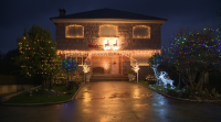 As luces de Nadal dunha casa de Ordes chaman a atención dos que pasan pola N-550
