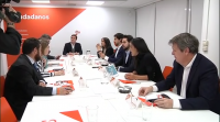 O PSOE aféalle a Ciudadanos que prefira pactar con Vox antes que con eles