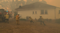 Ascende a 16 o número de mortos na vaga de incendios en Australia