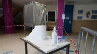 Con máscara e sen entregar o DNI: así debemos votar os galegos