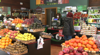Os alimentos multiplicaron en xaneiro ata oito veces o seu prezo de orixe antes de chegar ao consumidor