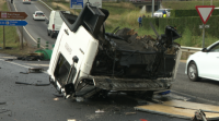 Un camión parte en tres nun accidente no polígono santiagués da Costa Vella