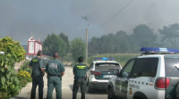 O incendio de Fisterra continúa activo con 130 hectáreas arrasadas