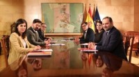 O PSOE e ERC pactan facer unha consulta entre os cataláns