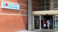 Pecha un centro de saúde de Madrid tras detectar un gromo con nove positivos