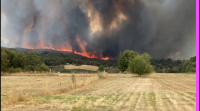 A forza do incendio na parroquia de Montes, obriga a solicitar a intervención da UME