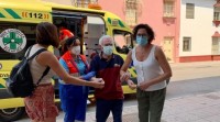O incendio en Sierra Bermeja avanza imparable e provoca o desaloxo de seis municipios