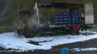 Arde un camión que transportaba cervexas na autovía Bertamiráns-O Milladoiro