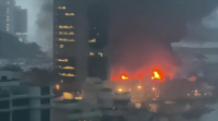 Incendio no porto de Hong Kong, onde arderon dezaseis embarcacións