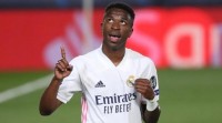 Vinicius lidera o Madrid para vencer o Liverpool (3-1)