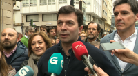 O secretario xeral do PSdeG, Gonzalo Caballero, deu un paseo polo centro da Coruña