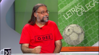 Óscar Losada da revista 'O dez': "A Casares chamábanlle Kubalita, as creacións culturais arredor do fútbol sorprenden e son marabillosas"
