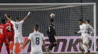 O Real Madrid vence con sufrimento o Granada (2-0)