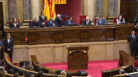 O Parlamento catalán desoe o Constitucional e aproba a moción de autodeterminación