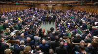O Parlamento británico aproba que May renegocie o 'brexit' con Bruxelas