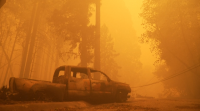 Seis mortos e 200.000 evacuados nun grande incendio en California