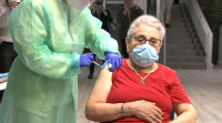 A primeira vacinada en Galicia será a primeira en recibir a segunda dose este domingo