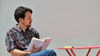 Nova imaxe de Pablo Iglesias, sen coleta, tras deixar atrás a política