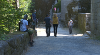 Éxito de visitas turísticas no mosteiro de San Pedro de Rocas, na Ribeira Sacra