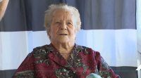Varios veciños de Sober, como Pura, con 102, superan o centenario