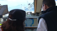 Os Gardacostas de Galicia vixían areais marisqueiros para protexelos tamén dos 'furtivos do bañador'