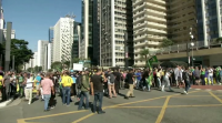 Partidarios e detractores de Bolsonaro enfróntanse pola xestión da crise do coronavirus