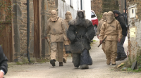 O oso de Salcedo volve ás rúas da Pobra do brollón nunha tradición ancestral