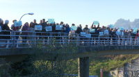 Os veciños de Teis protestan polo peche de dous pasos elevados na AP-9