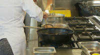 Unha vintena de restaurantes de Lugo pechan antes a cociña para facilitar a conciliación