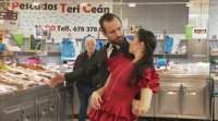 Pasos de ballet no mercado da praza de Lugo da Coruña