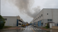 Arde unha nave industrial en Fuenlabrada