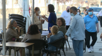 Os altos niveis de vacinación permiten levantar restricións aos non conviventes