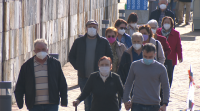 Unhas 4.000 persoas maiores de 70 anos reciben en Santiago a primeira dose de Moderna