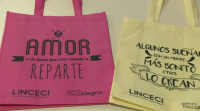 O calote da falsa ONG contra o cancro infantil chega a un colexio de Maceda